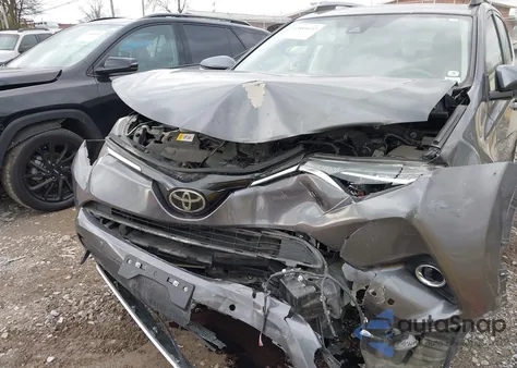 2017 Toyota Rav4 Xle z USA, uszkodzony, nr VIN JTMRFREV1HJ116957